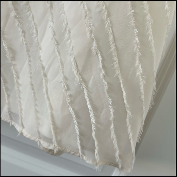 ANDREE BY UNIT | Ruffle Sleeveless Top | Cream | Size M - Picture 6 of 10